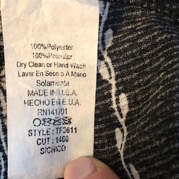 143 Story by Line Up Ruffle Shark Bite Tank Top S - Picture 7 of 7